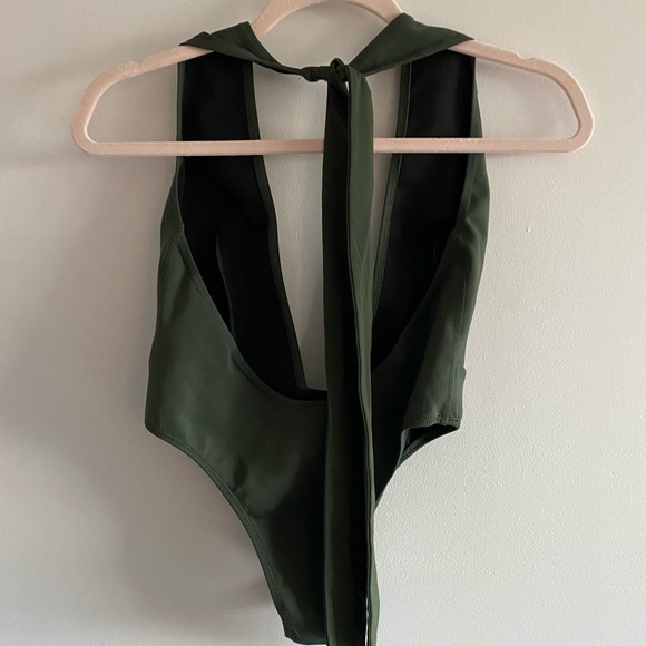 Kendall&Kylie swimsuit - Picture 7 of 7